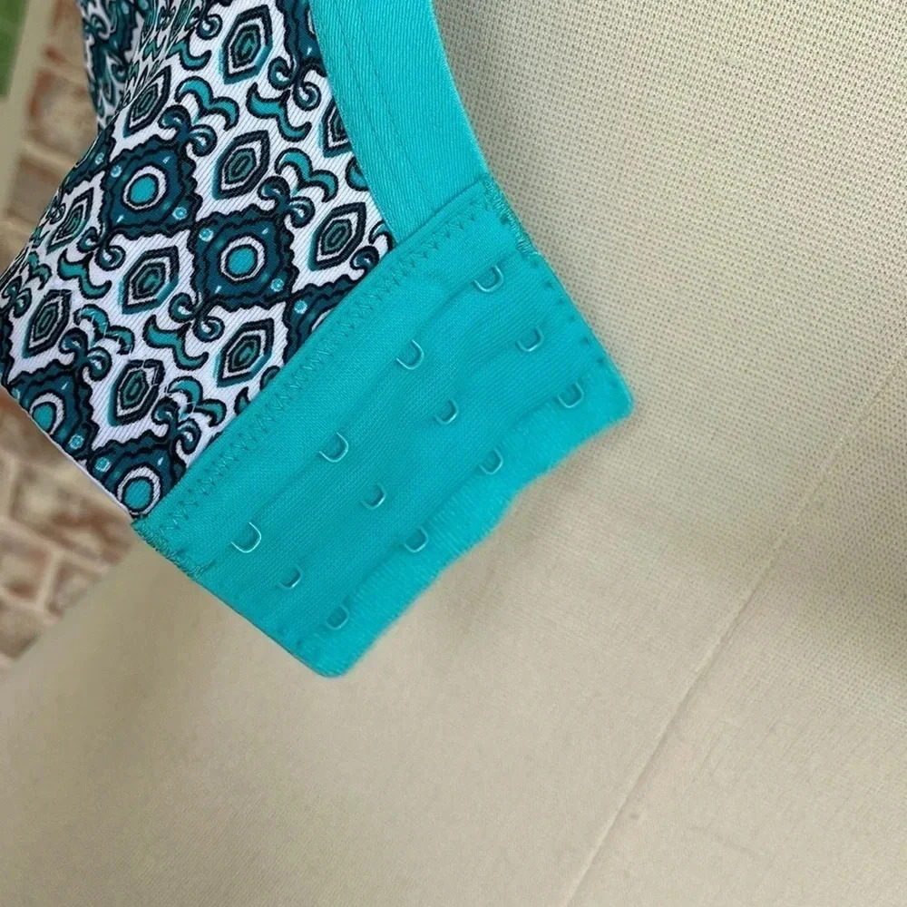 Cacique Teal White Geometric Boost Plunge Plus Size Bra - Picture 12 of 14